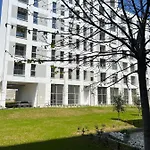 Comfy Nest Apartment- Free Parking *