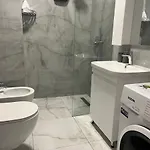 Comfy Nest Apartment- Free Parking Тирана