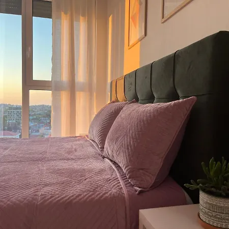 Comfy Nest Apartment- Free Parking 티라나