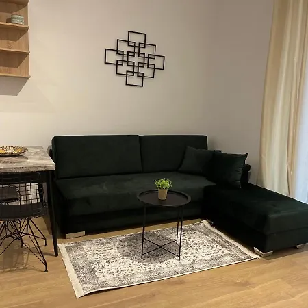 Comfy Nest Apartment- Free Parking
