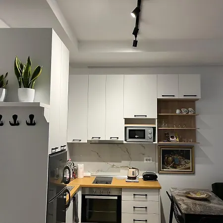 Comfy Nest Apartment- Free Parking