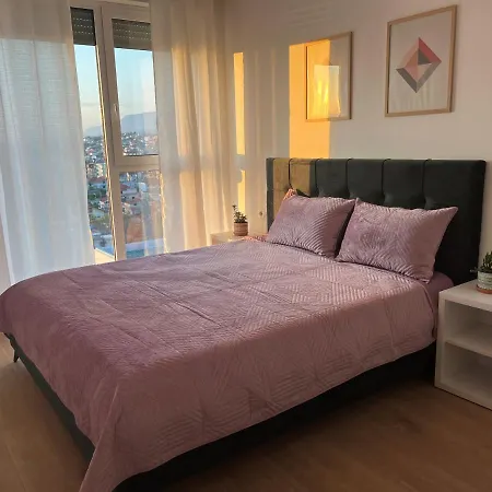 Comfy Nest Apartment- Free Parking