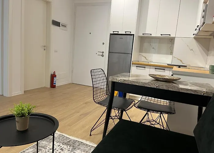 Comfy Nest Apartment- Free Parking * تيرانا