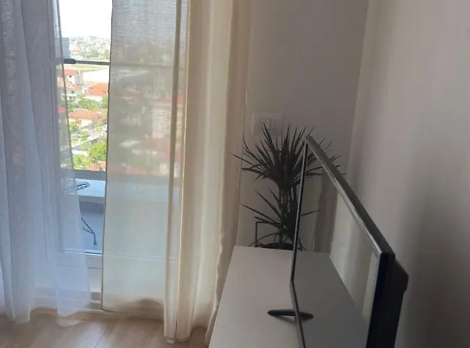 Comfy Nest Apartment- Free Parking شقة